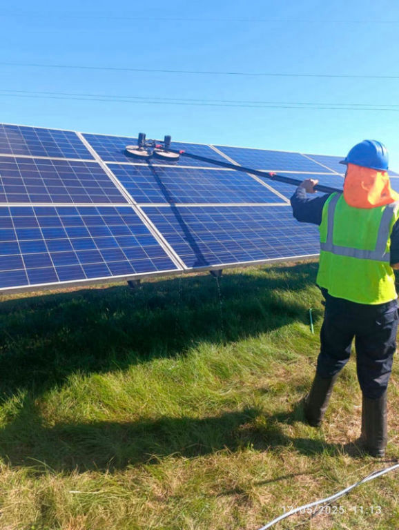 Mantenimiento de paneles con rodillo